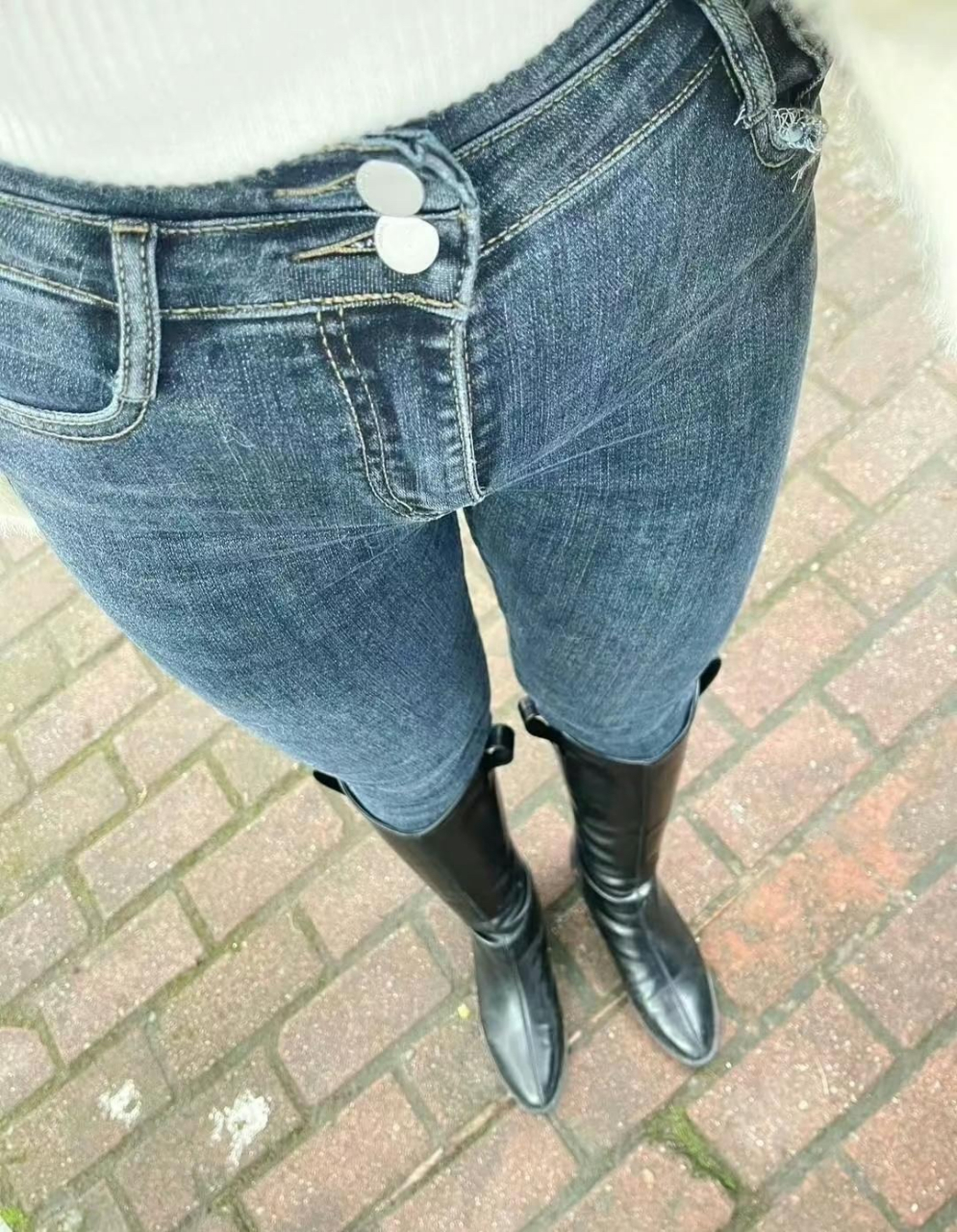 吃的太胖了,裤子都扣不上了