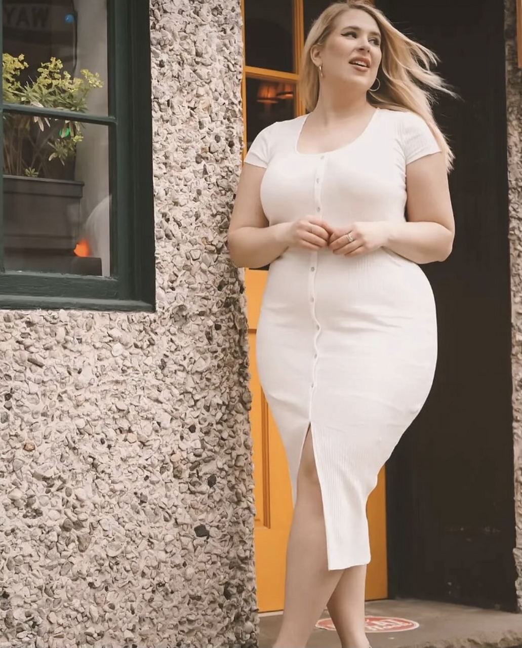 莉迪亚(lydia)来自于美国,身高172cm ,体重大约在85公斤,大码模特