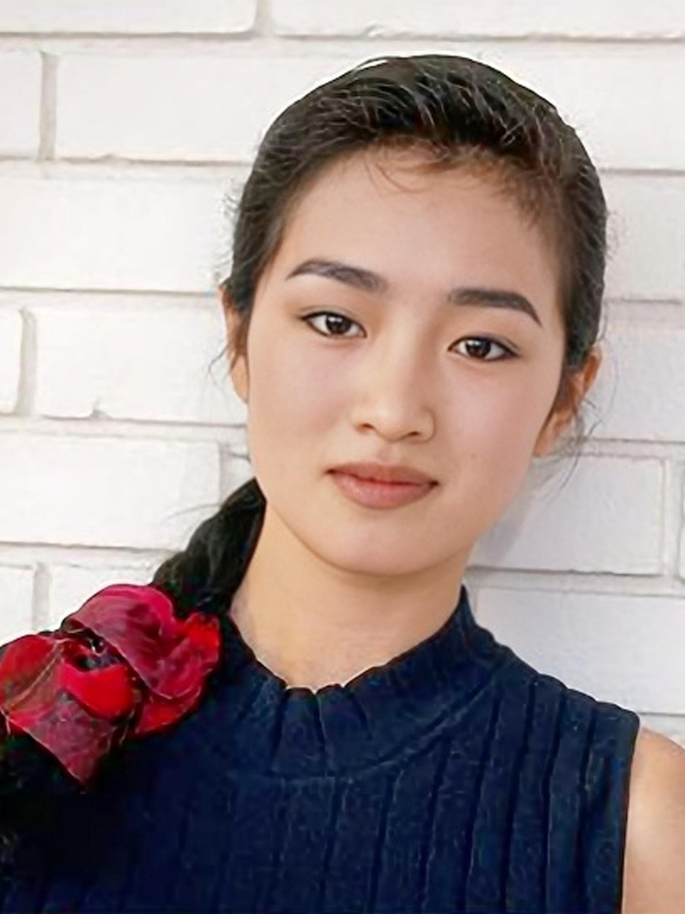 一,巩俐,1965年12月31日出生于中国辽宁省沈阳市,新加坡籍女演员.