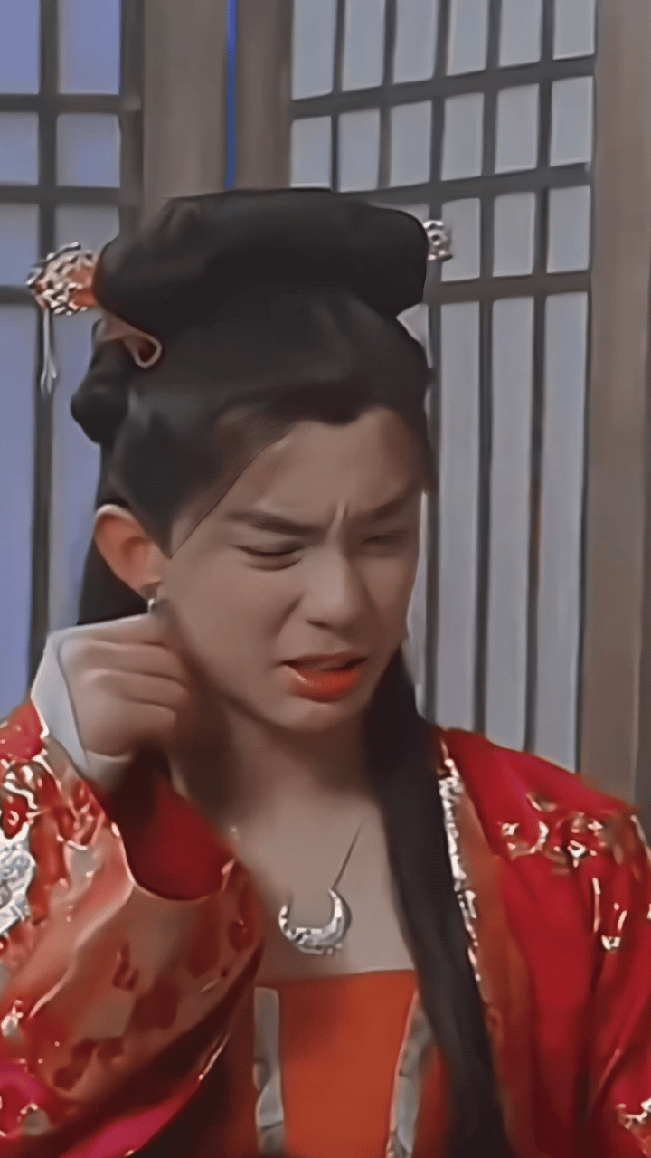 男扮女装看起来不油腻的很少,但是吴磊男扮女装给人的感觉好逗,好