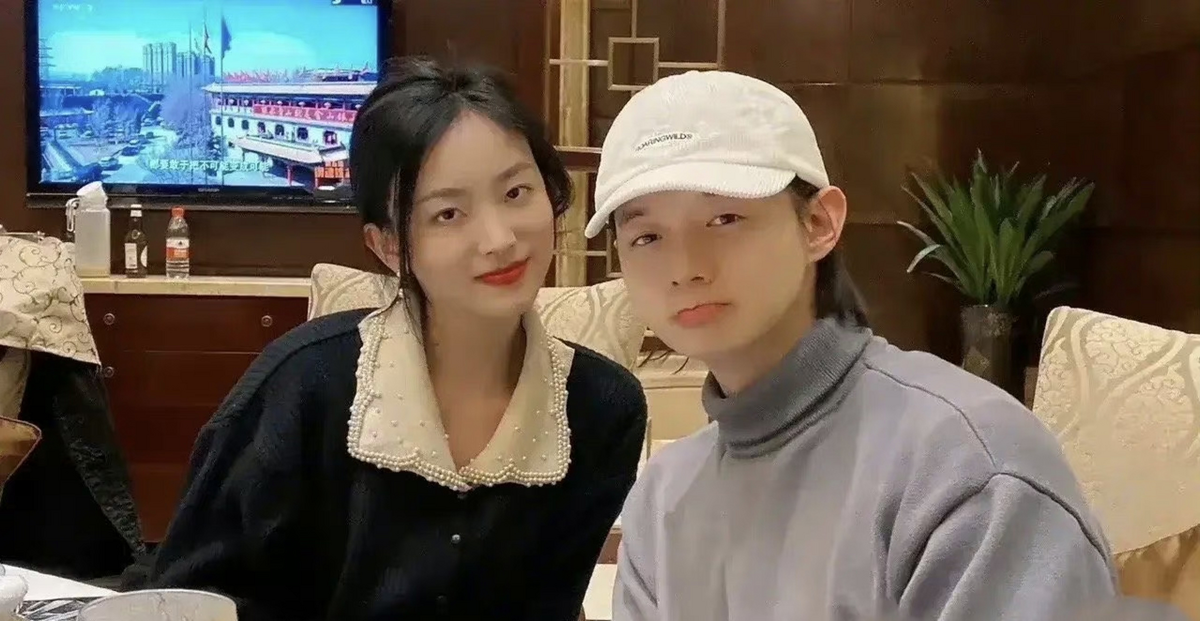 歌手火风表示施冰岚人挺好的,全家都很满意,虽然结婚时间还没确定,但