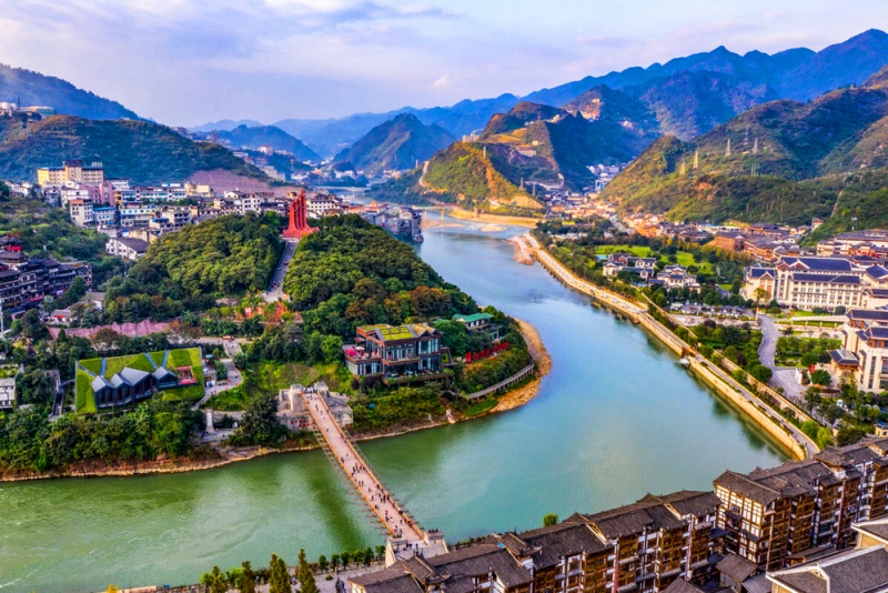 从产地仁怀市茅台镇的角度来看,茅台酒是如何从四川漂移到贵州的