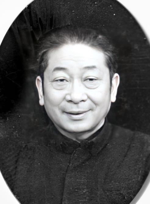 曾经天津和平区曲艺团八大名角,其中赵心敏,刘凤霞等人榜上有名