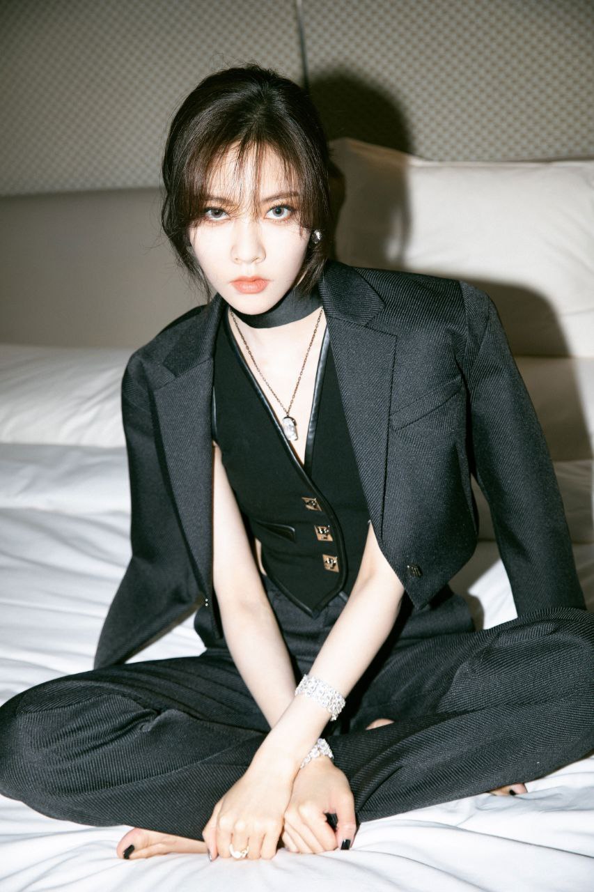 宋妍霏这套写真不错,给摄影师加鸡腿!#女明星# #娱圈新动向# #美女