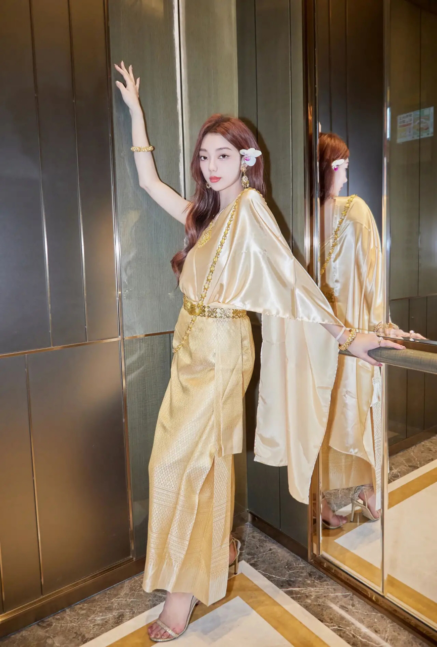 青春活力且甜美的泰国美女-李紫婷