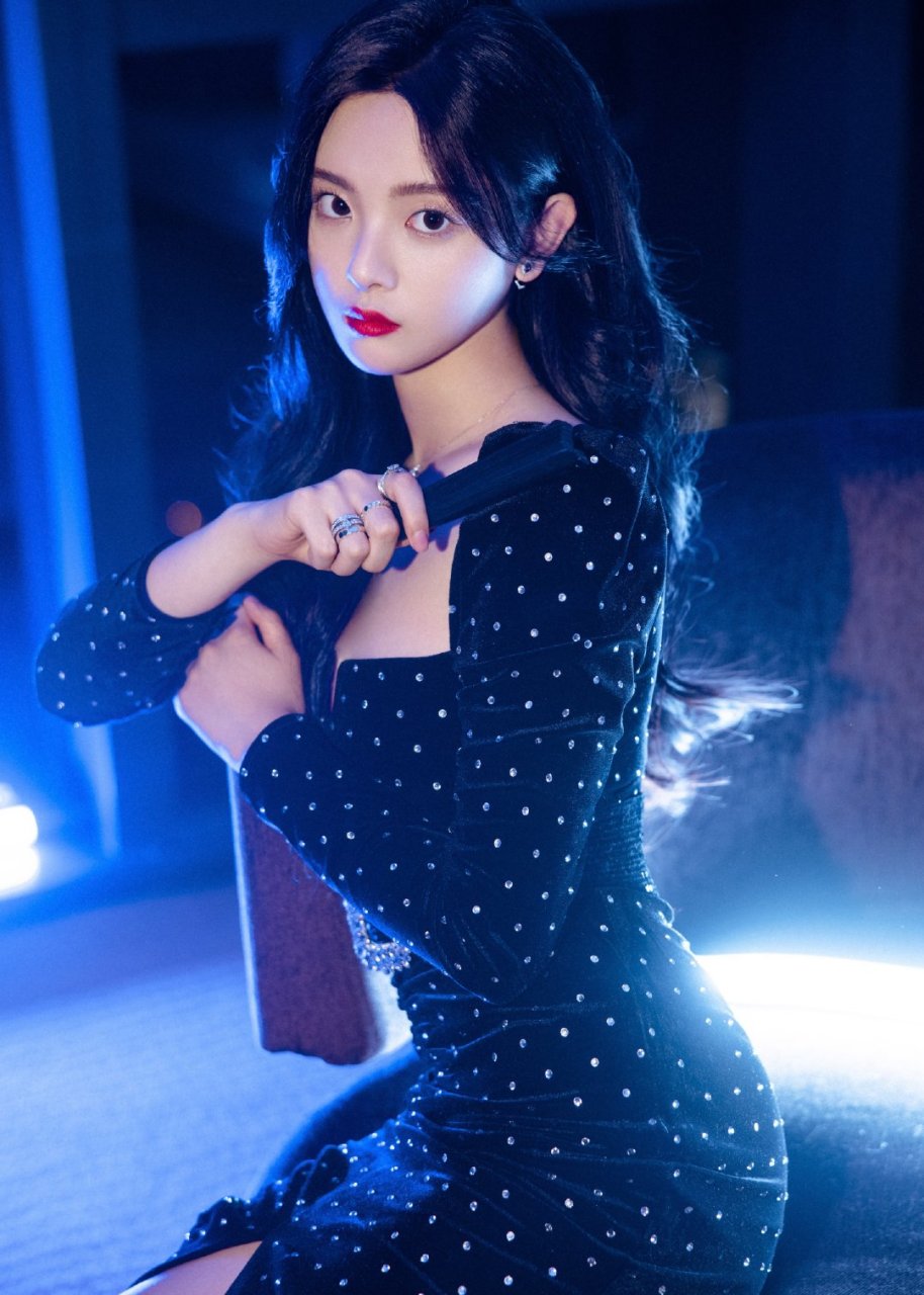 杨超越高清壁纸头像无水印(十五)[心]