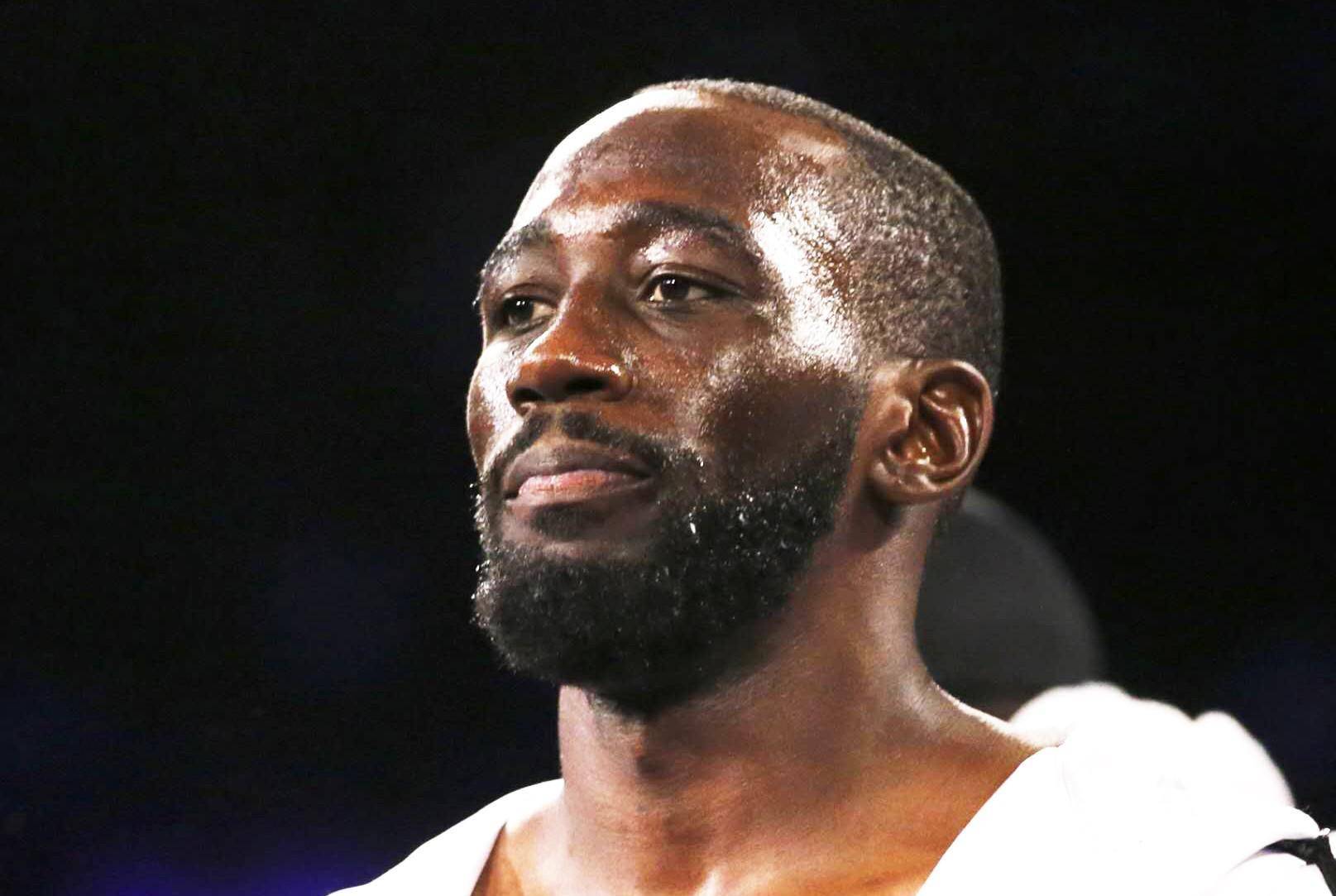 小斯彭斯放狠话说要打烂克劳福德的脸,拳迷:别吹,比赛有悬念