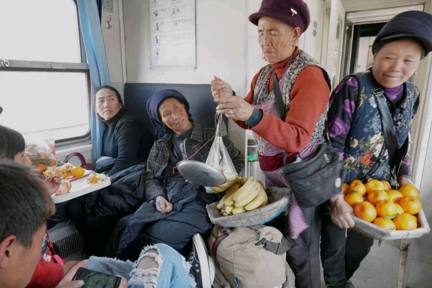 5633次列车,专属中国的扶贫列车