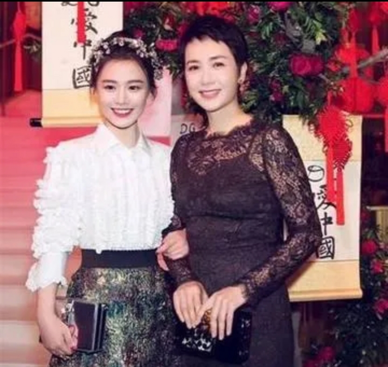 当年,蒋雯丽成功套现13.5亿,拿出1.