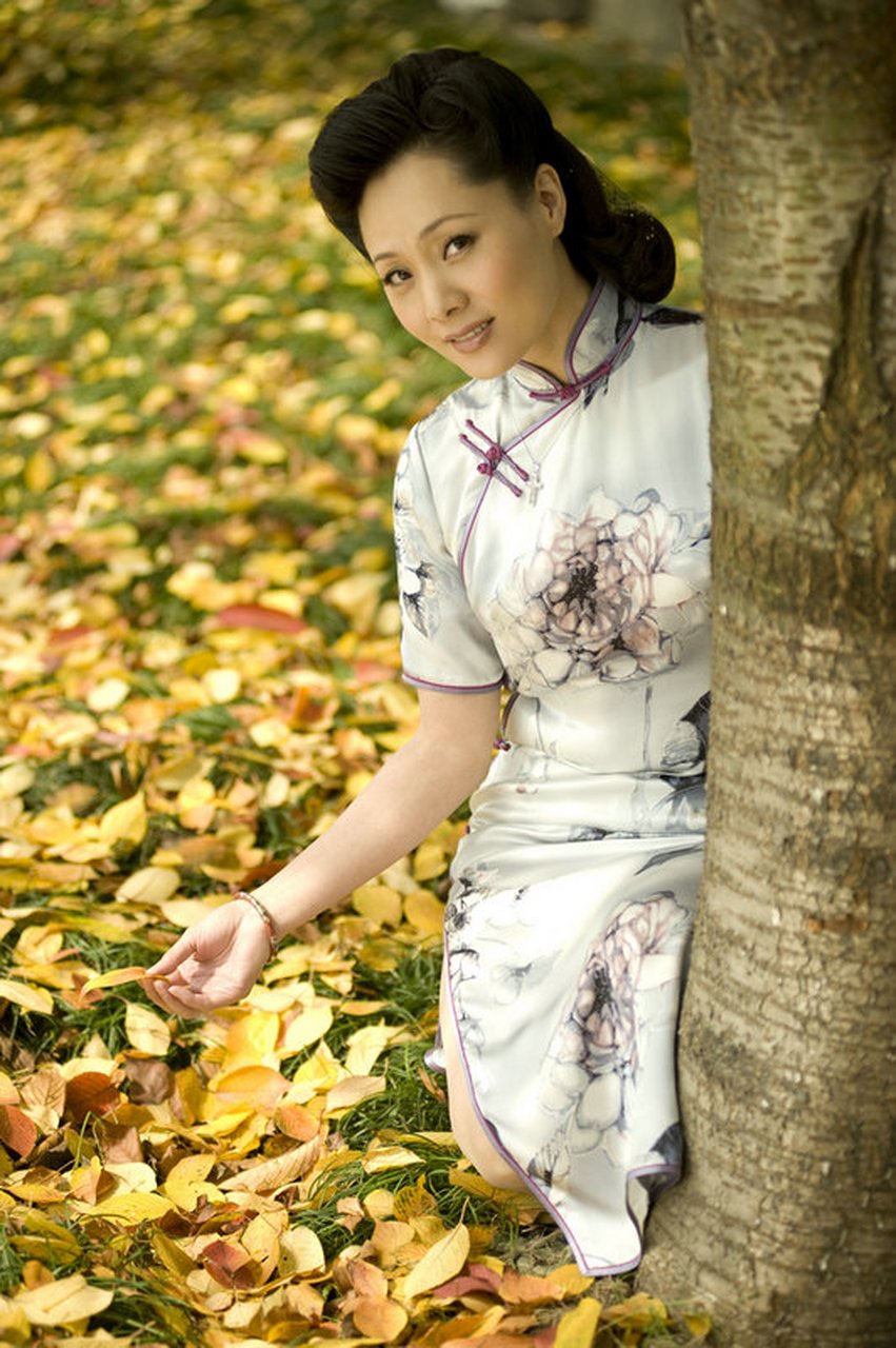 提起演员"李艳秋"这个名字,有些朋友就会想起《都市放牛》中追逐自己