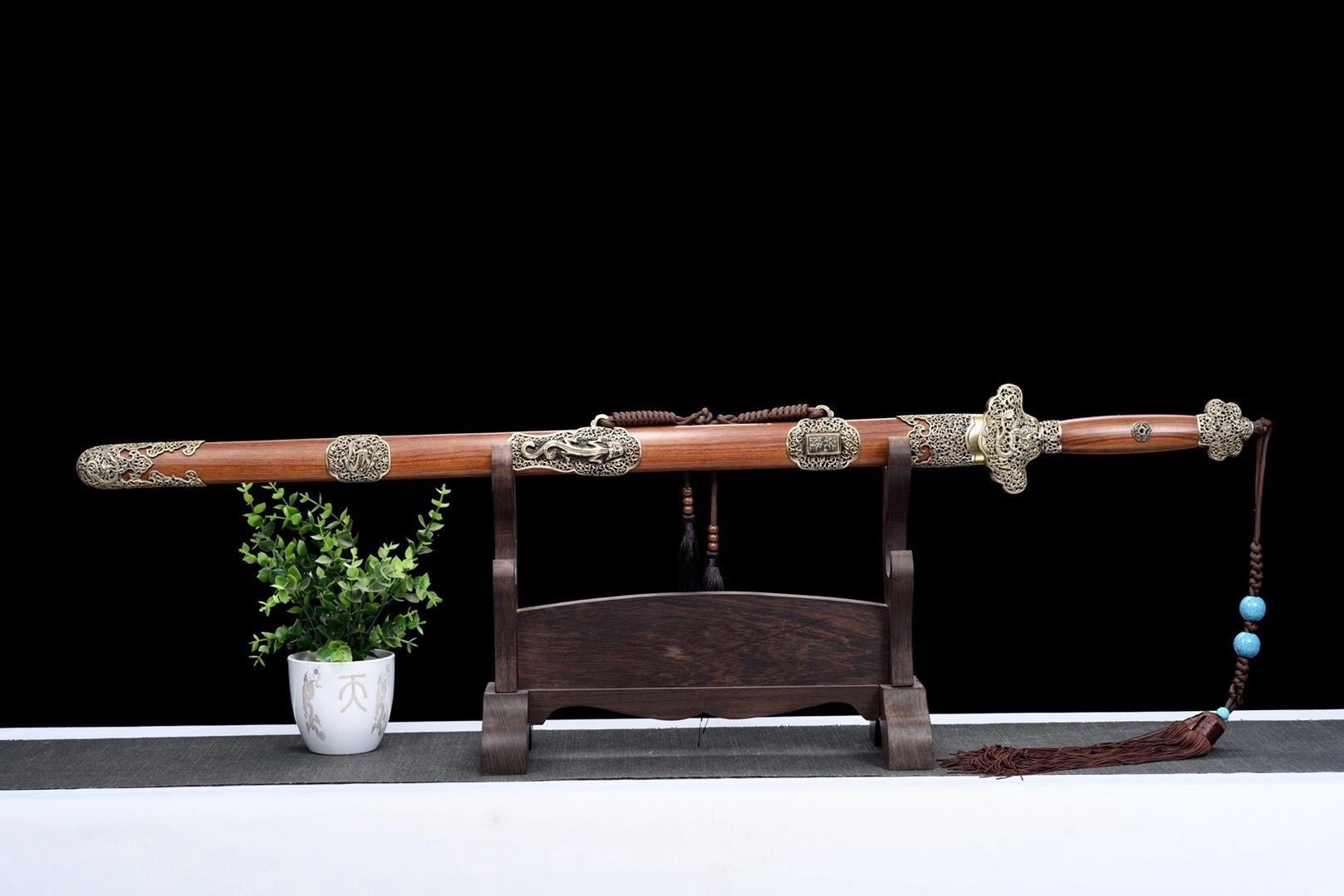 天星瓦面乾隆剑