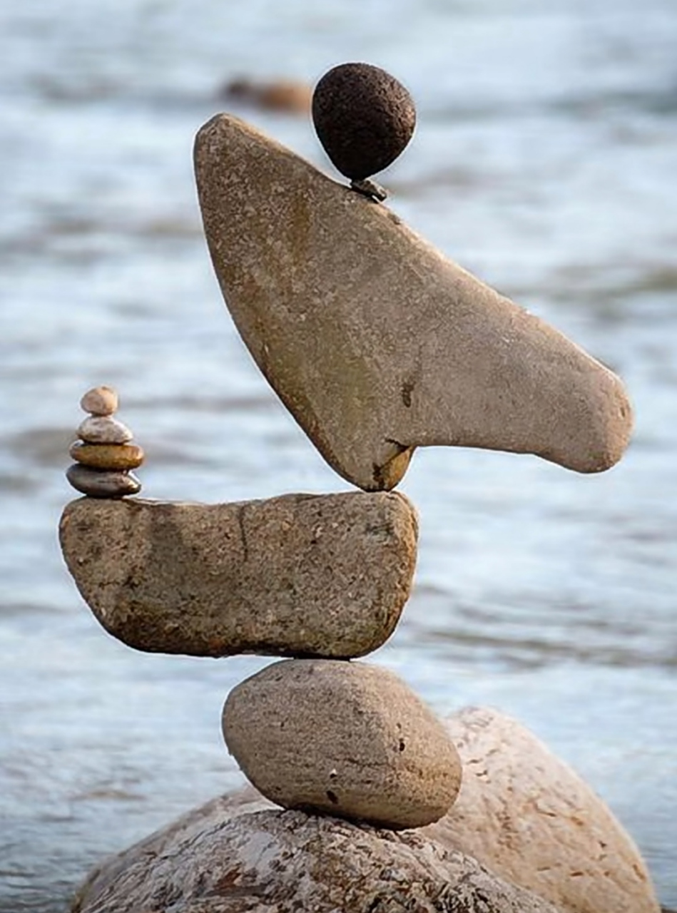 石来运转,看我在海边,用石头摆的造型漂亮吧!