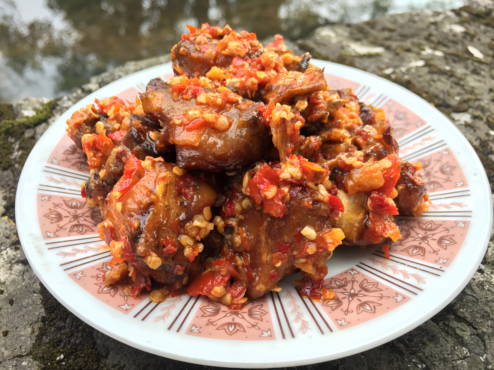 畲家鱼糟是畲族人民传统的美食,也是畲族文化的重要组成部分.