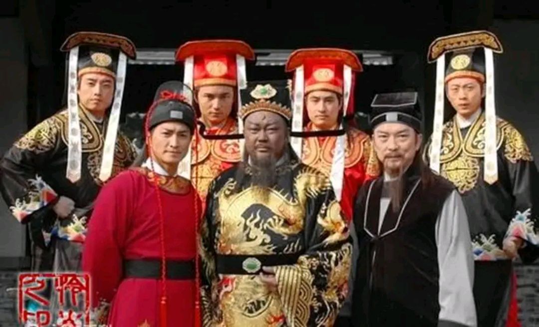 你认为最经典的包拯展昭是哪一版,帅到掉渣的展昭何家劲