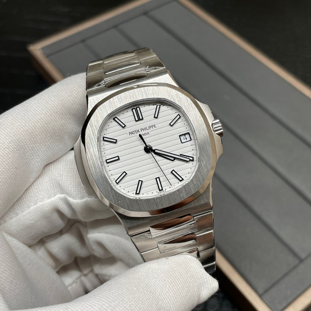 百达翡丽白面鹦鹉螺5711#手表