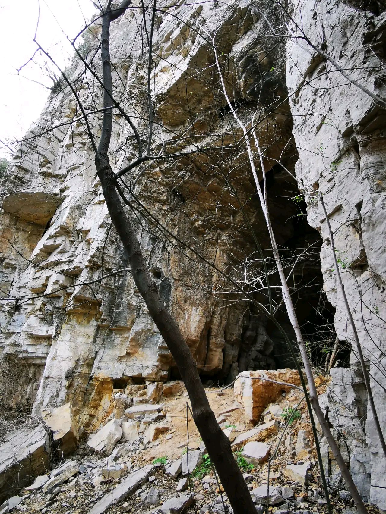 青州二龙山三洞