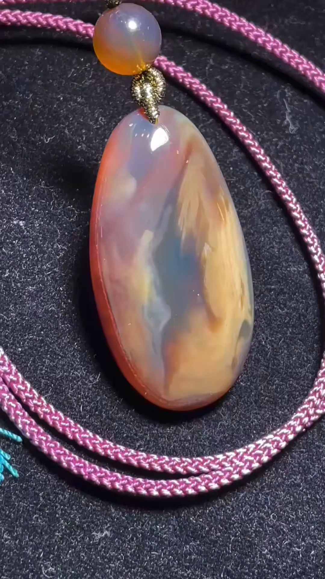 缅甸蜜蜡溶洞吊坠