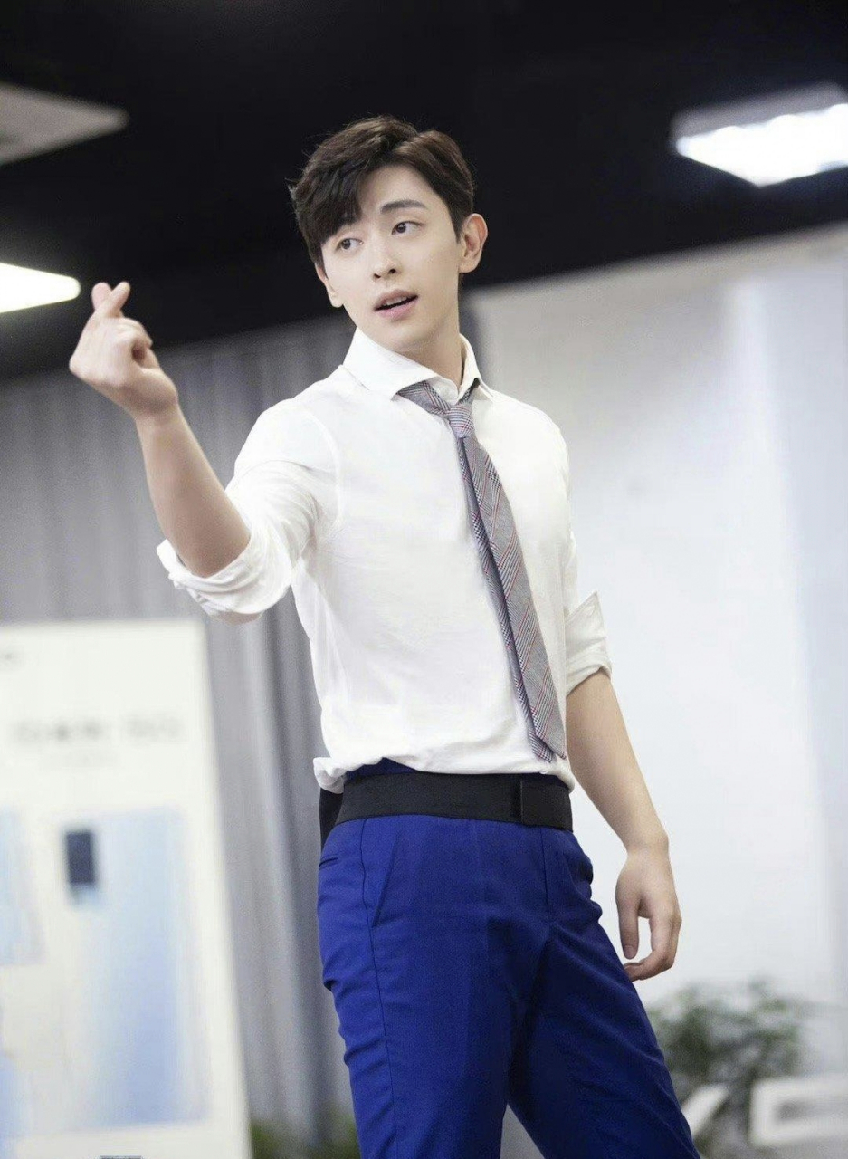 邓伦被申请强制执行# 邓伦,上海盘海文化传媒有限公司新增一则被执行