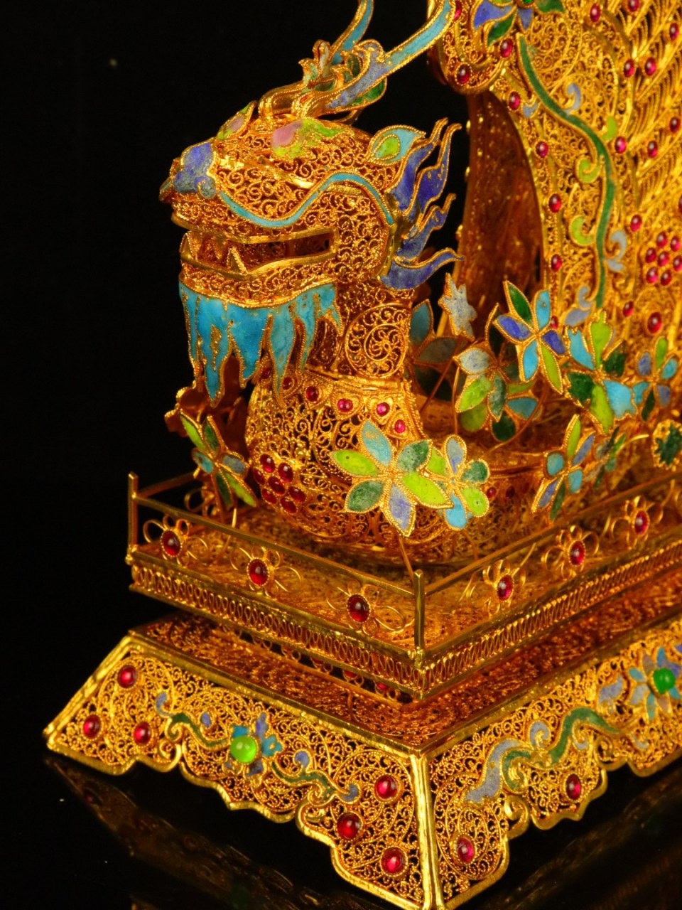 珍藏花丝工艺镶嵌宝石龙船摆件,尺寸长27厘米,宽13厘米.高32厘米.