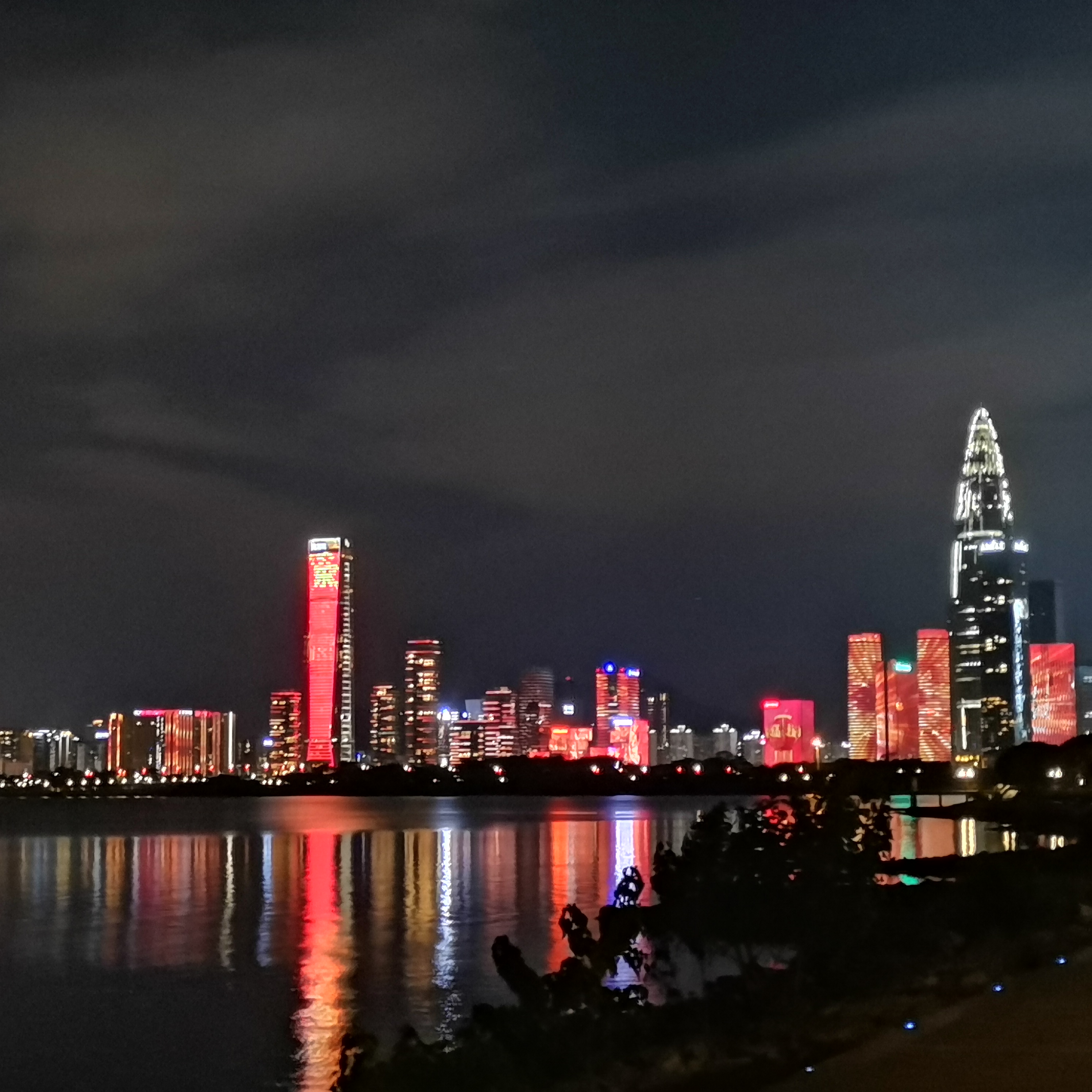 美丽的深圳湾夜景