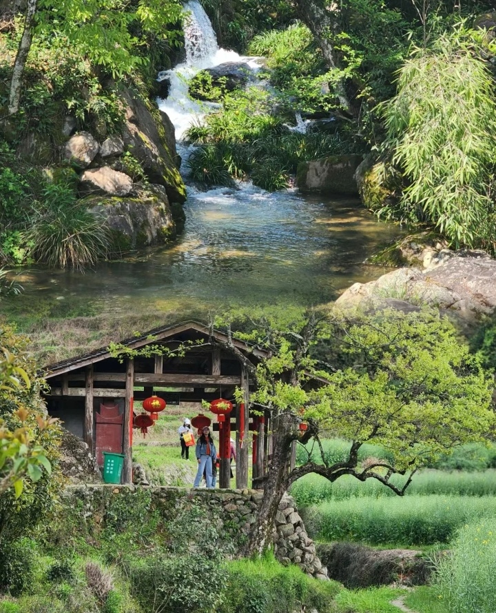 龙潭古镇,秋意浓,美丽被低估的小镇