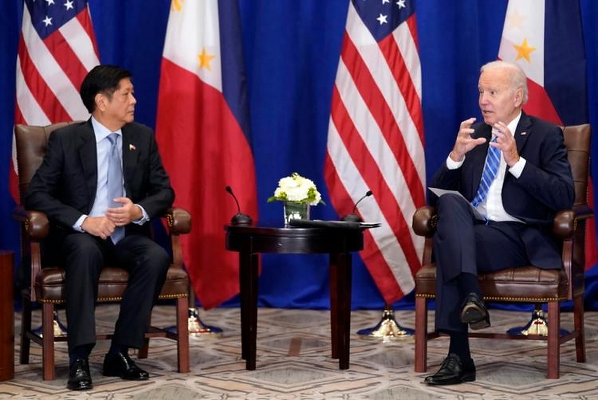 菲律宾小马科斯面见拜登  菲律宾这个国家作为美国的前殖民地,制度上