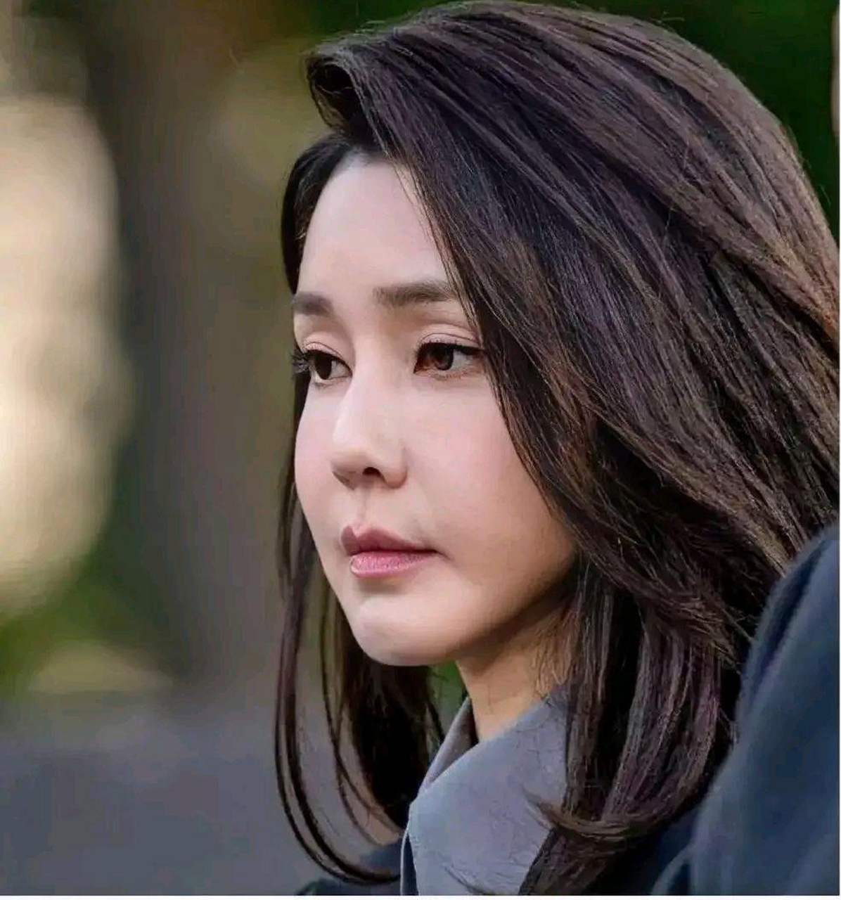 韩国# 韩国总统夫人,这网上流传的高清头像可真有意思.