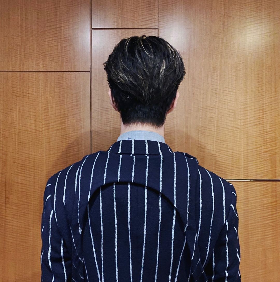 宝藏男孩范丞丞背影也太好看了叭