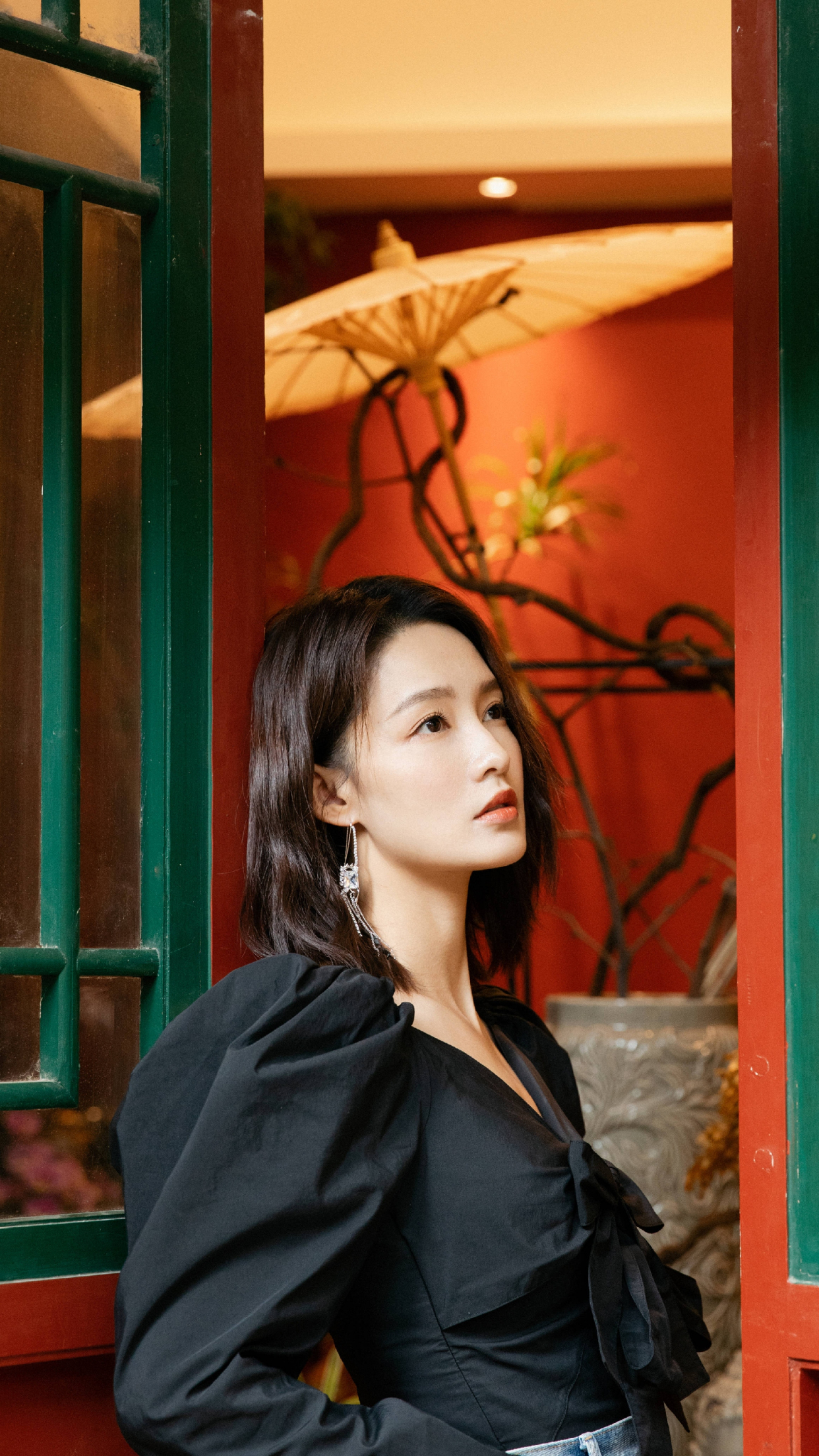 演员李沁,超期待《亲爱的戎装》开播,来看清新甜美的小姐姐美照