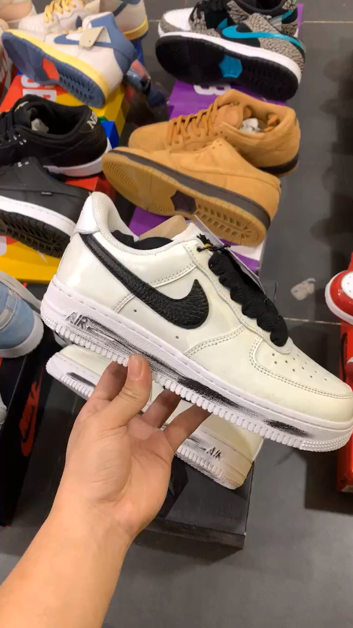 af1权志龙白色板鞋空军一号