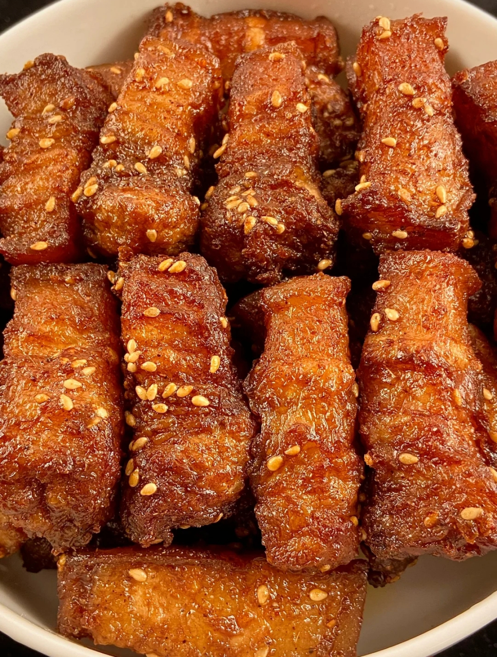 香酥五花肉:焦香酥脆,肥而不腻.好吃,做法还简单,最适合夏天下酒菜.