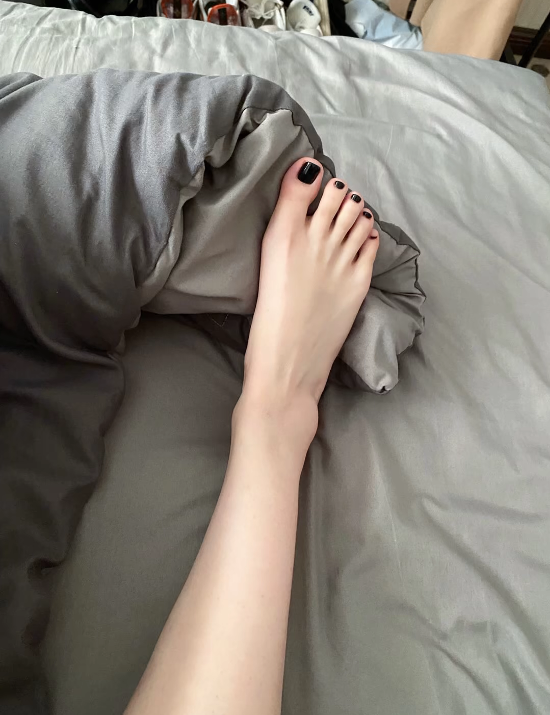 晨光初照足如玉