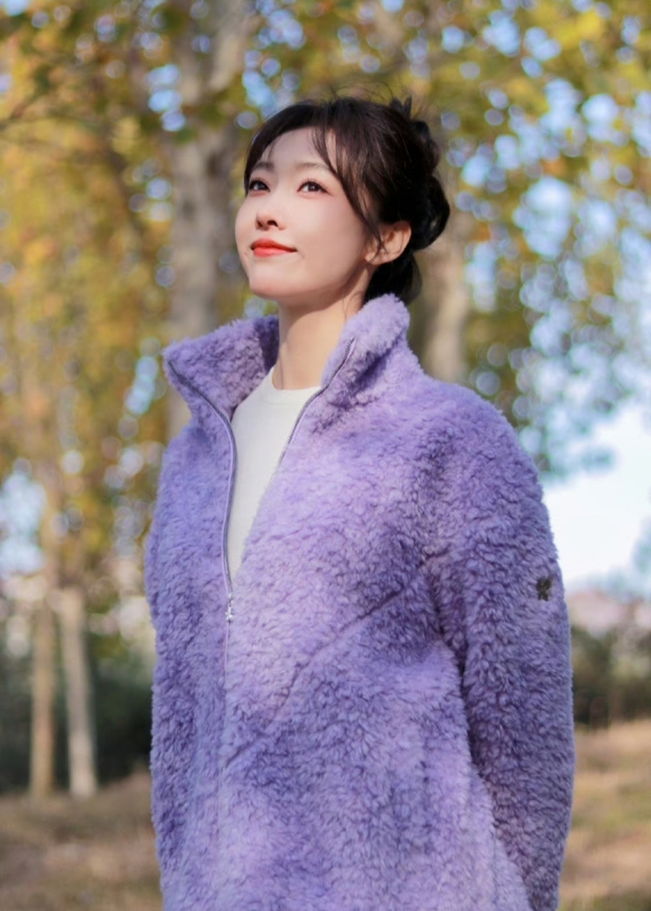 穿暖洋洋 发现了没有呀 宣璐的这件摇粒绒外套好美 很喜欢这样的紫色