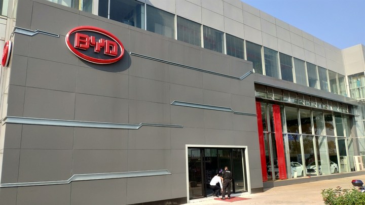 7月比亚迪门店数量暴涨到1463家,广东最多!平均每家每月卖111台