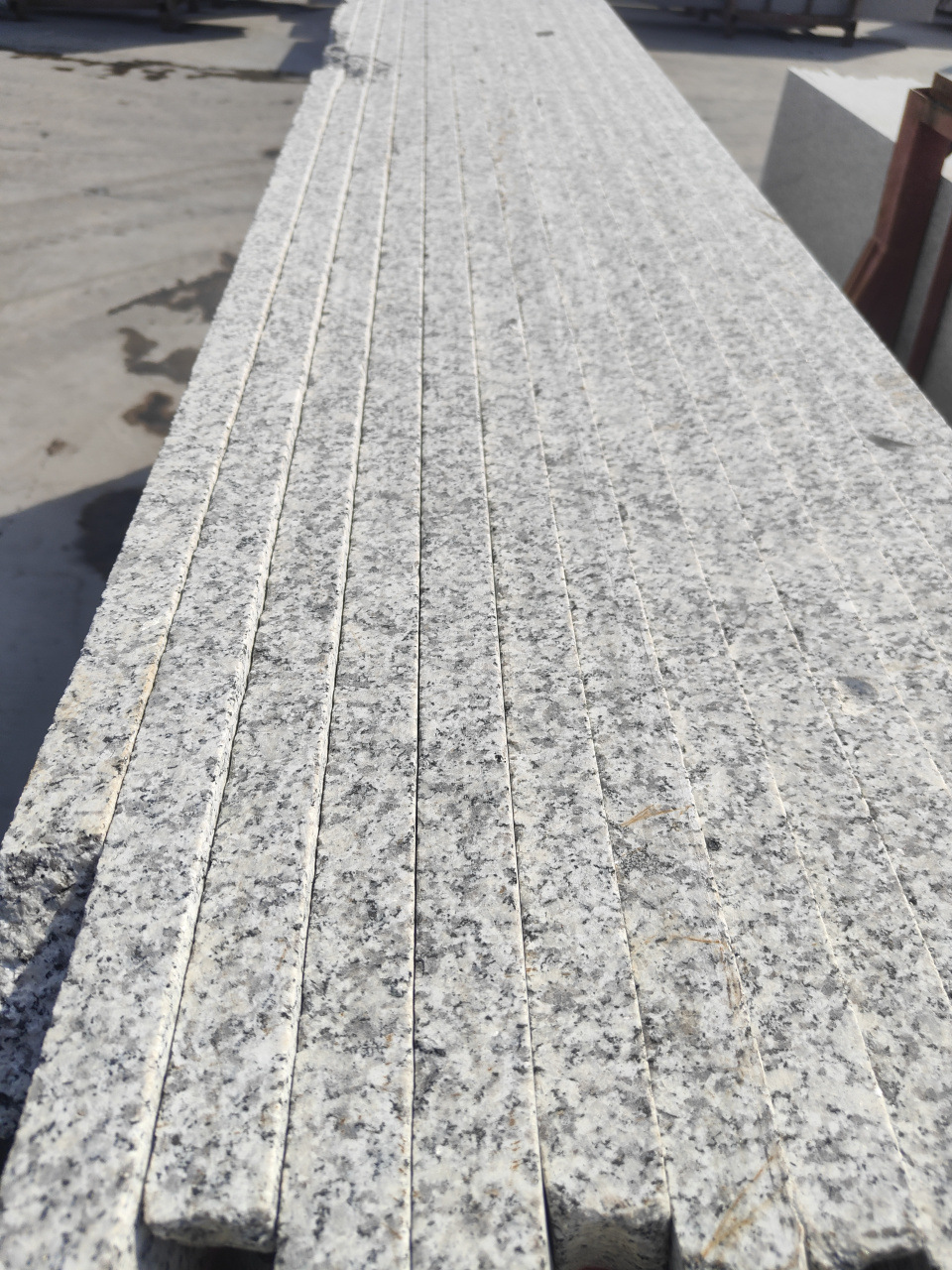 603芝麻白墙面干挂