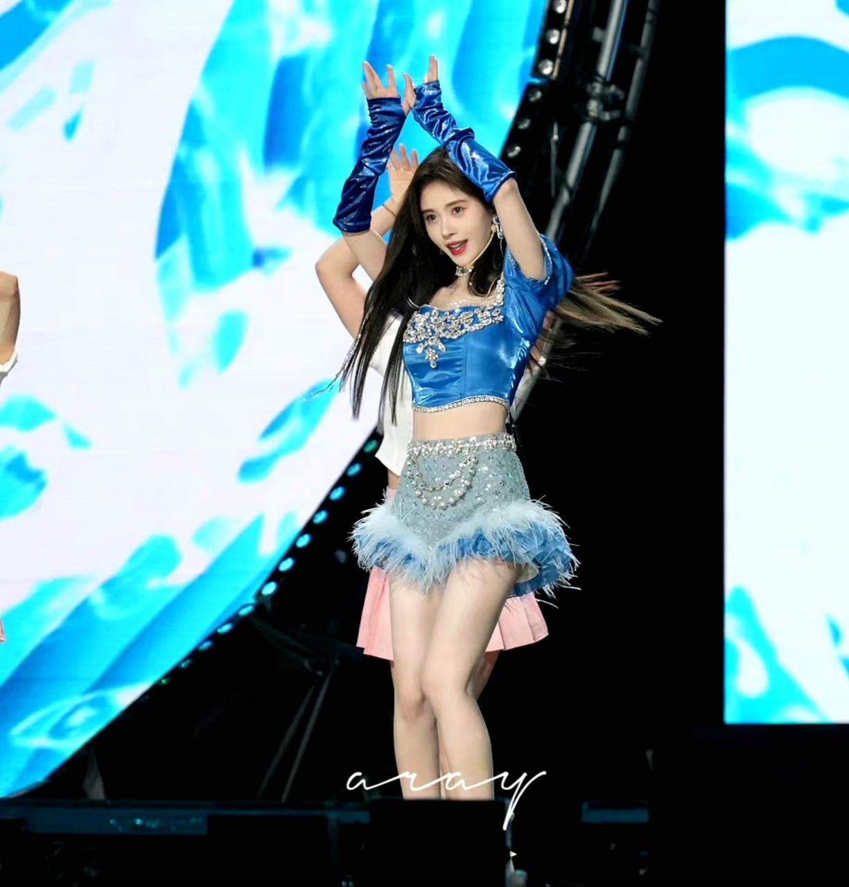 鞠婧祎跳舞随意抓拍,都是美照,身材好好