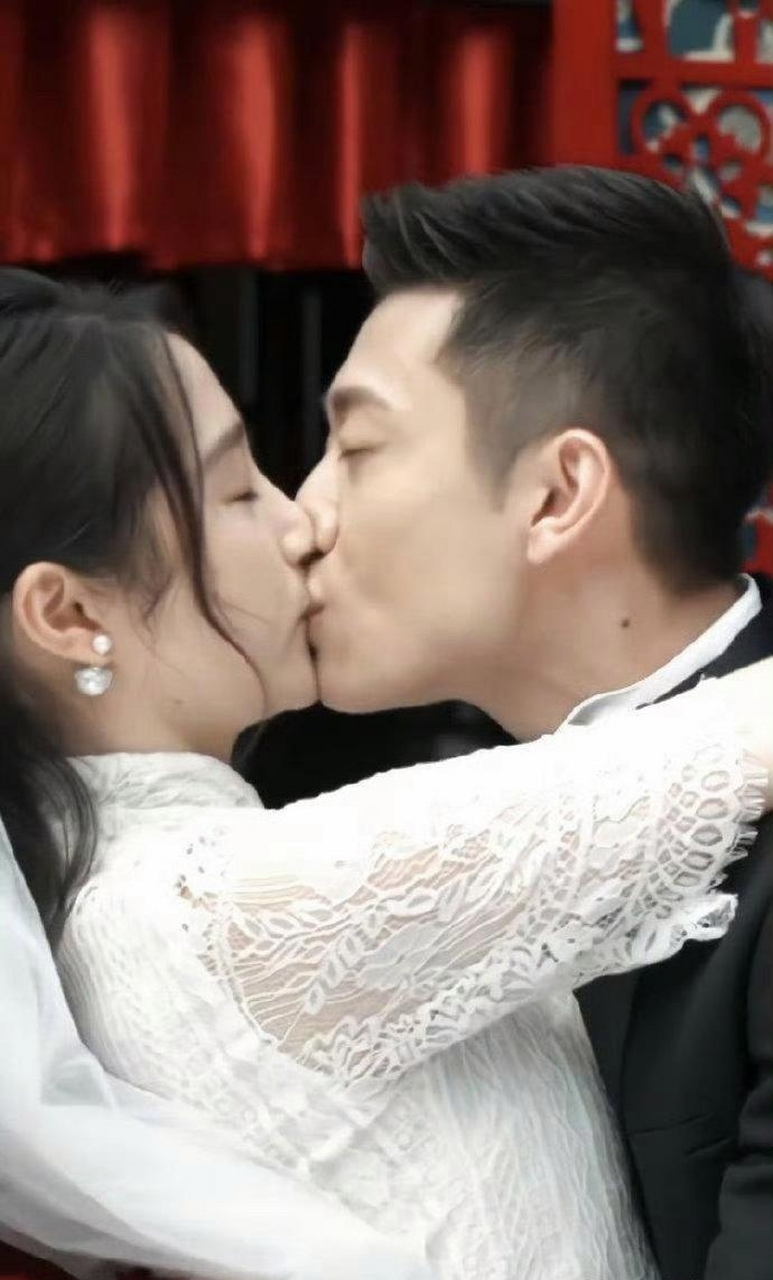 张一山跟关晓彤新剧吻戏,一山踩马扎没有?[滑稽]