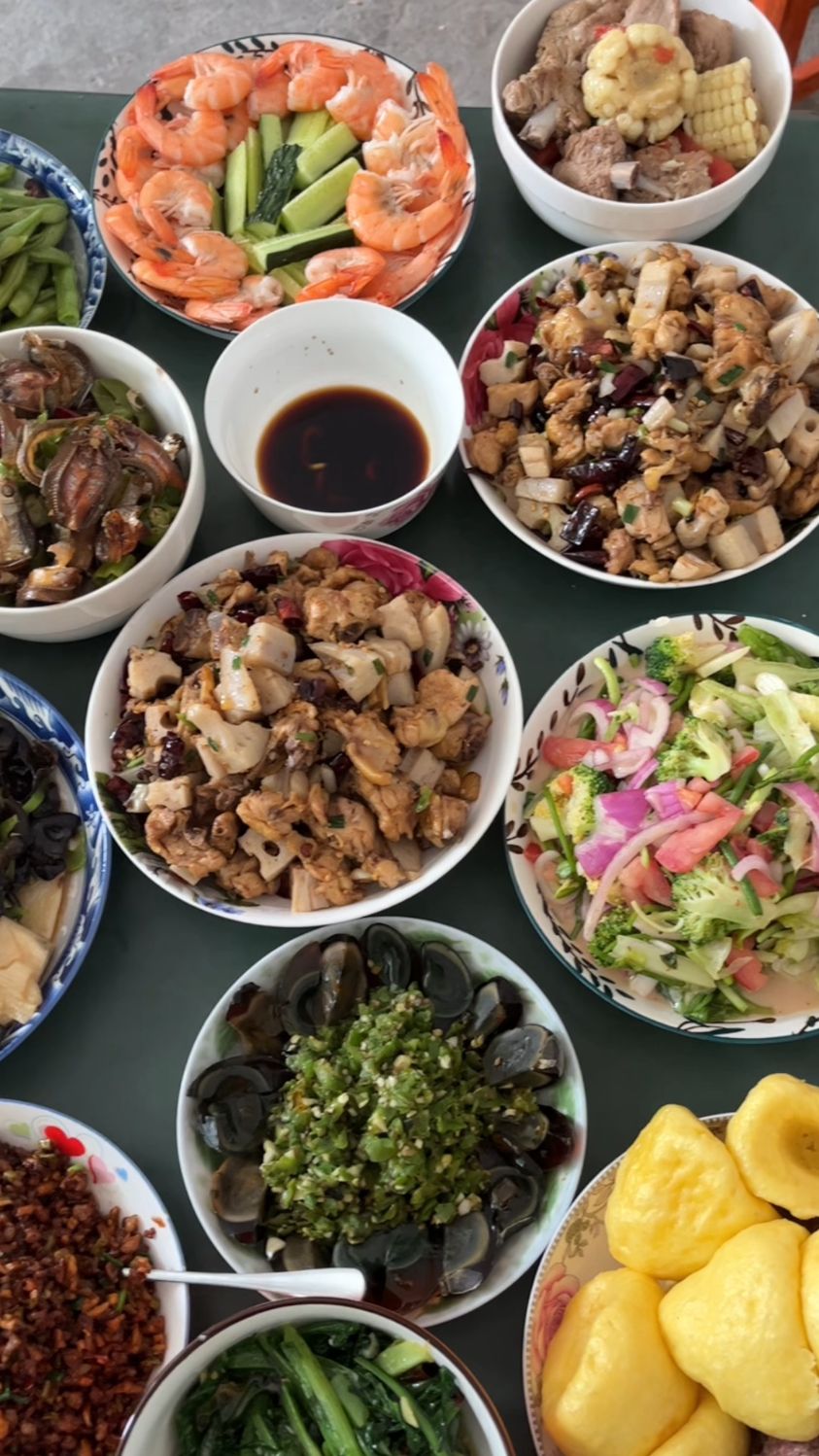 农村酒席,一桌19个菜,太豪横了.