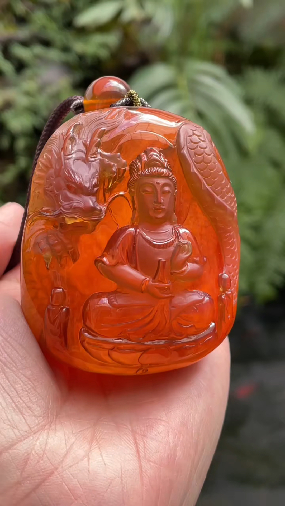 精品缅甸琥珀神龙护主吊坠