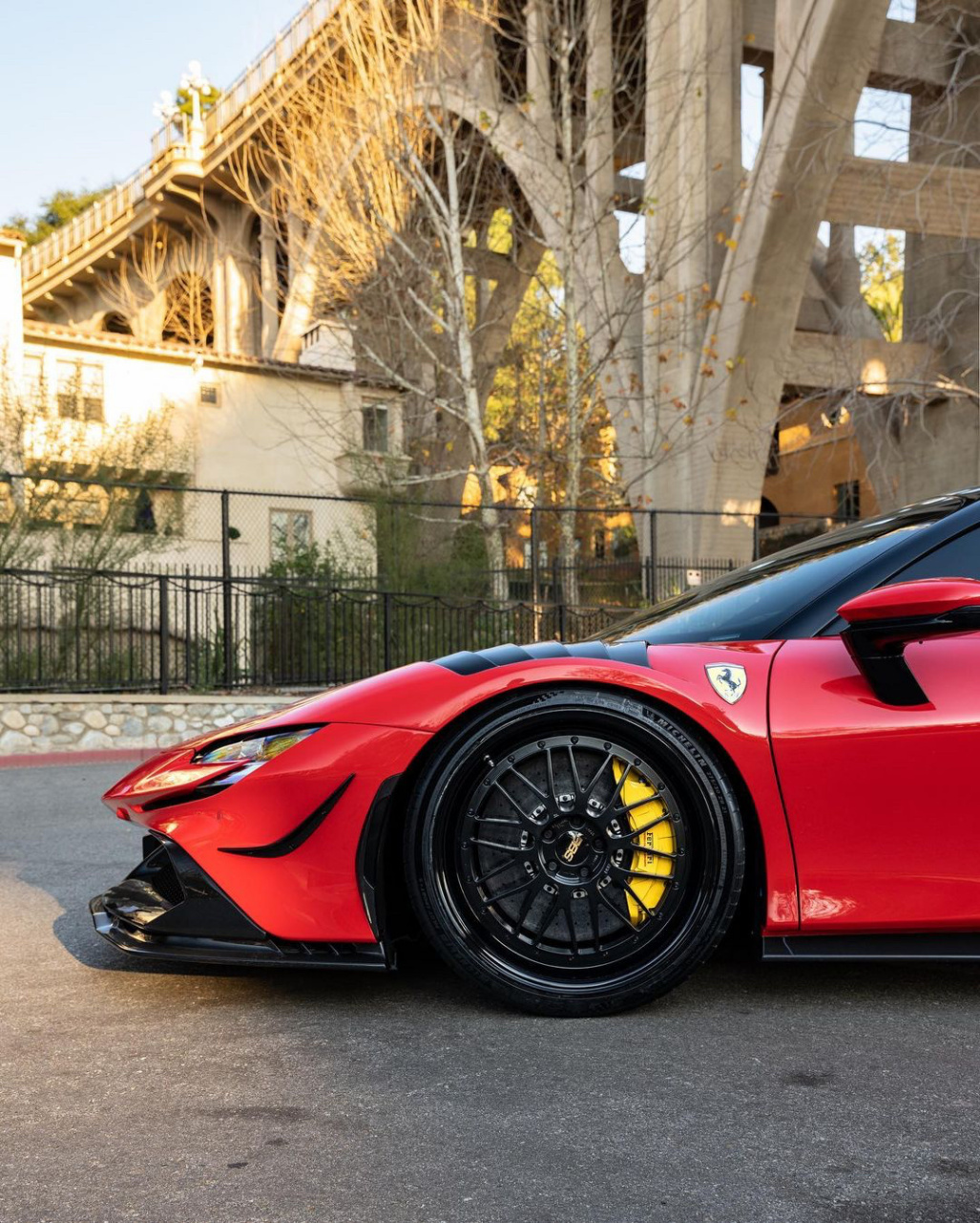 法拉利sf90  法拉利当然还得是红色最经典