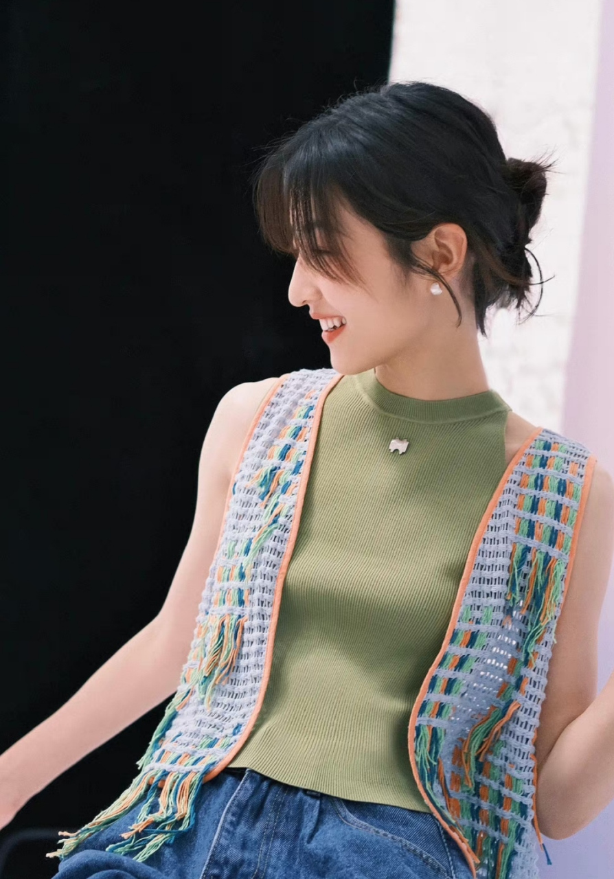 张子枫工作室分享拍摄物料,自然清新的气息溢出屏幕,子枫妹妹也太有