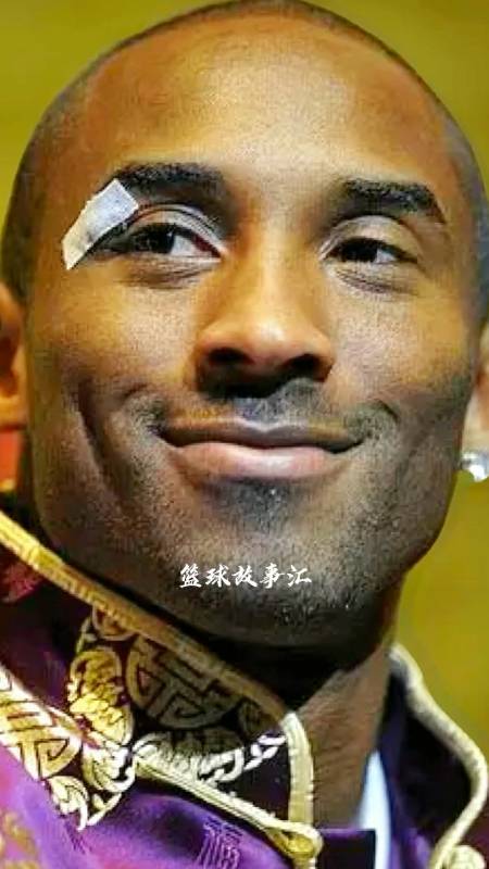 科比曾说中国是他的第二故乡,穿上唐装就是对中国最大的尊重-度小视