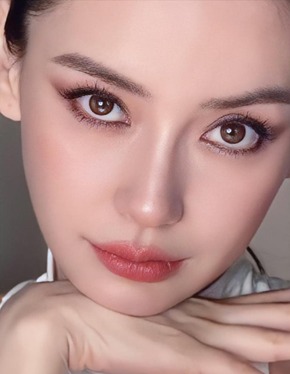 看杨颖的红唇性感迷人,一双会说话的眼睛好勾人啊,真的美丽动人!