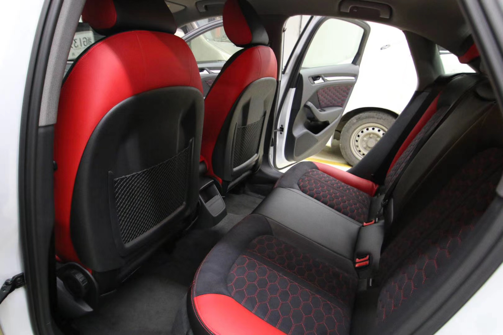 奥迪a3rs款皮座椅