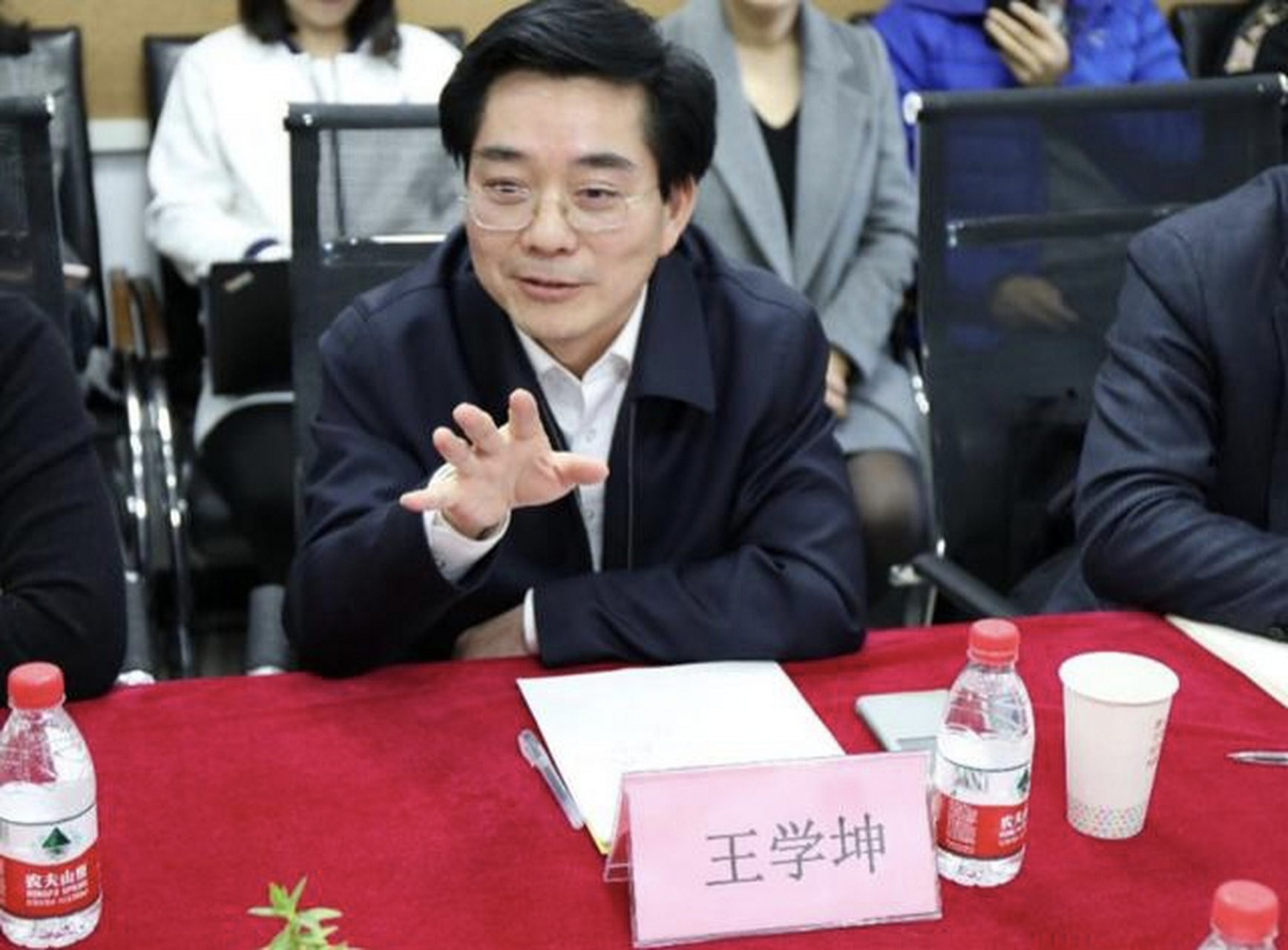 让我们为王学坤同志点赞致敬!