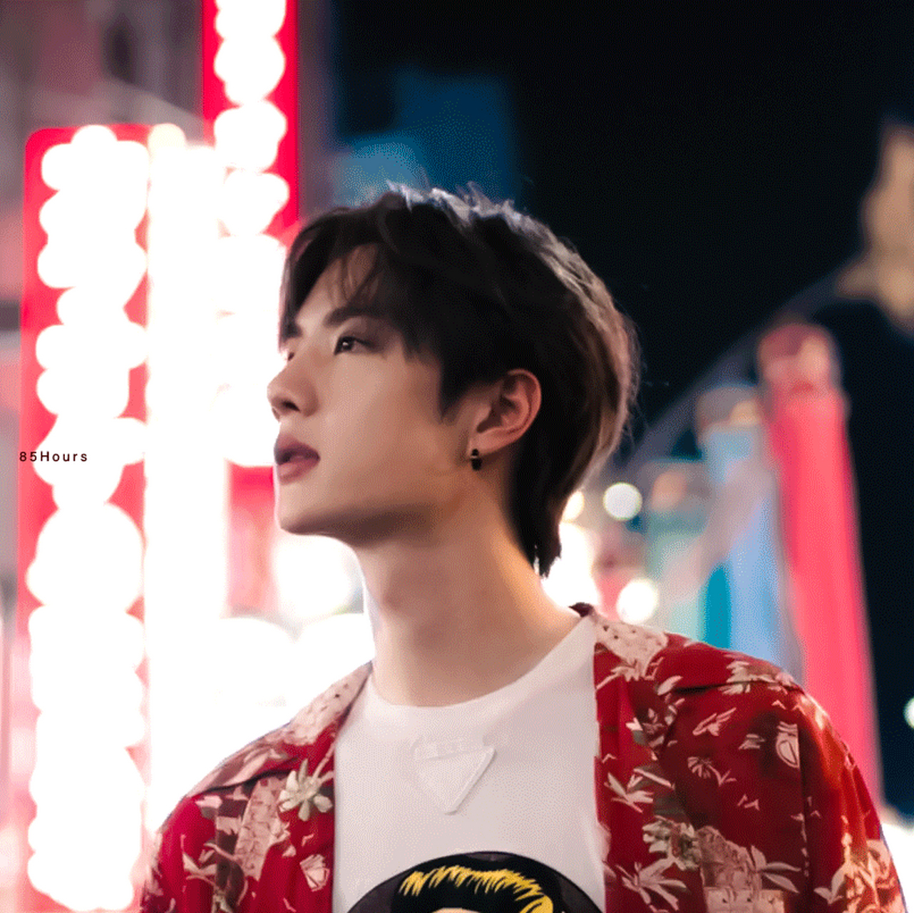 红衣王一博 笑容甜甜的 好治愈[awsl]#王一博