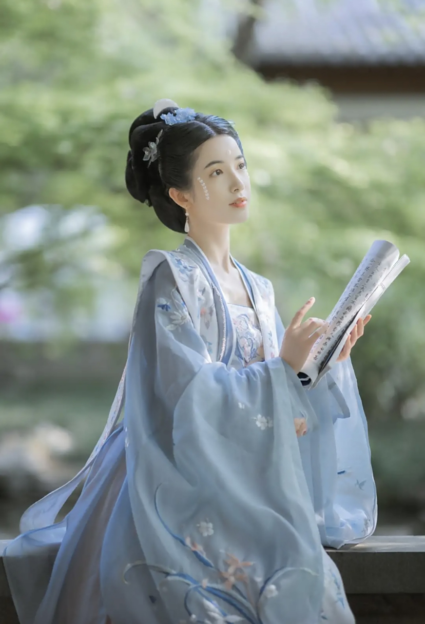 满腹经纶的优雅气质古风汉服才女!