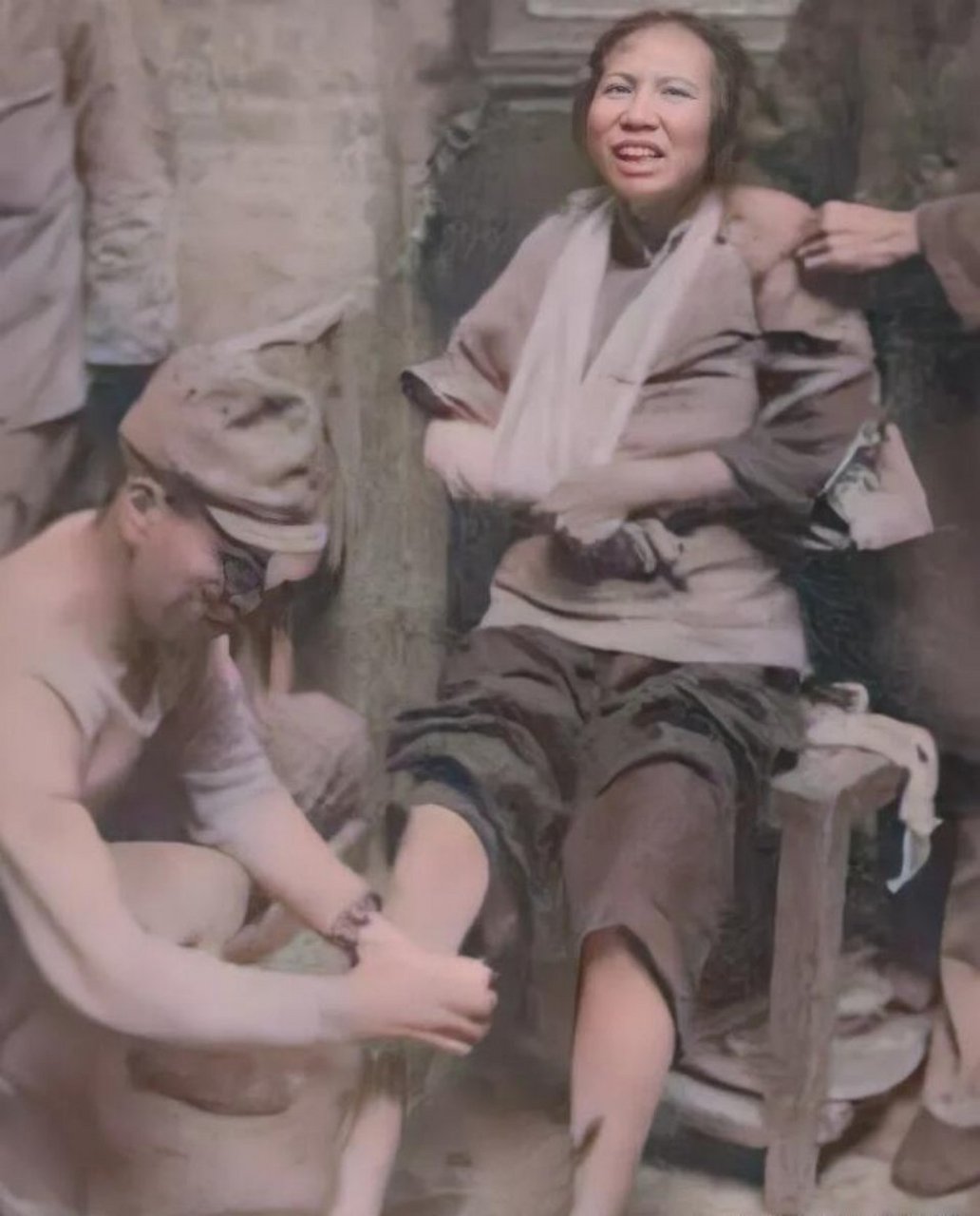 八十多年的小日本太能装了,这张照片是倭寇侵华拍摄的,为了掩盖侵华后