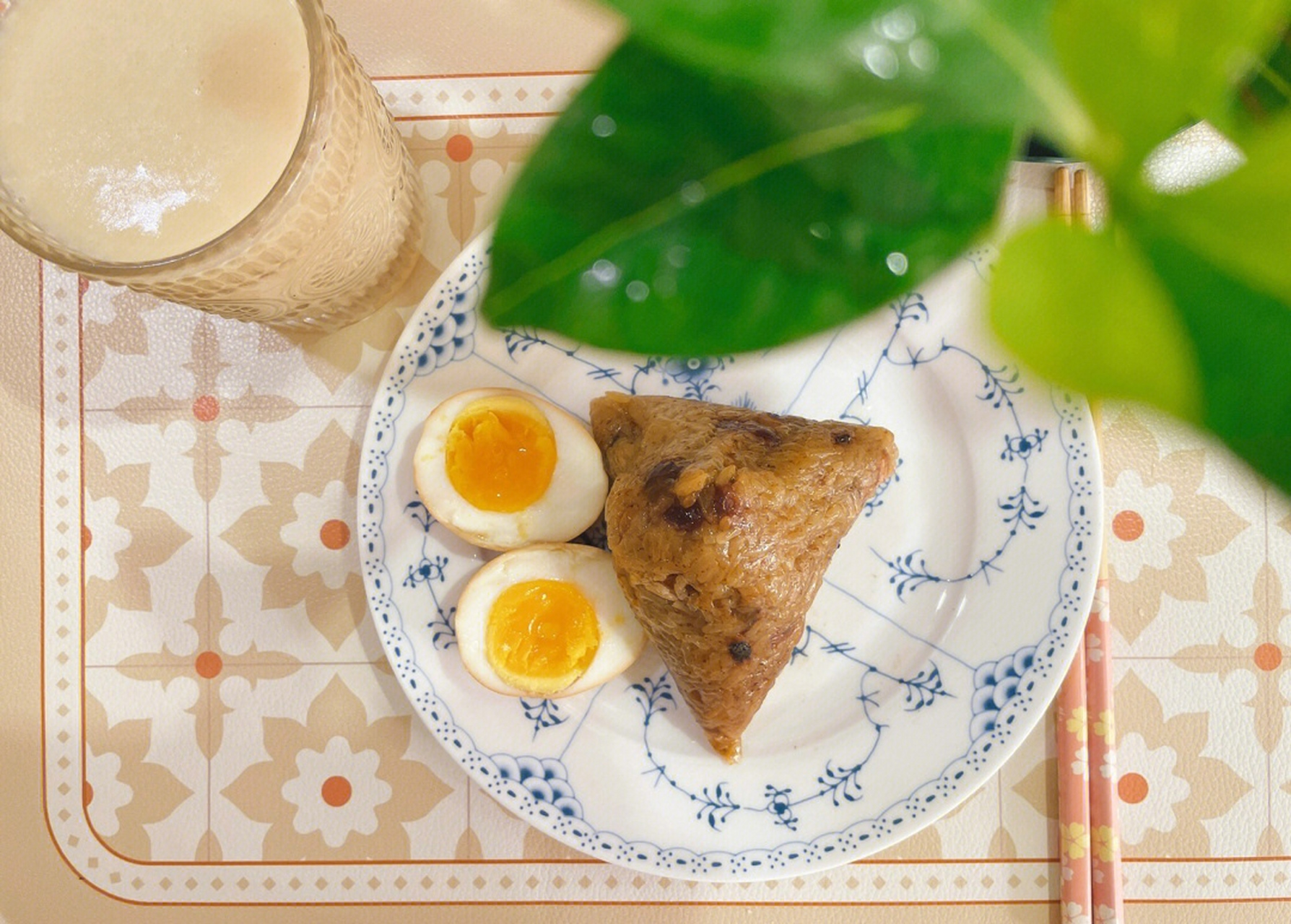 端午节要到了,没法给单位的同志们发个粽子,绿豆糕,螃蟹,小龙虾之类的