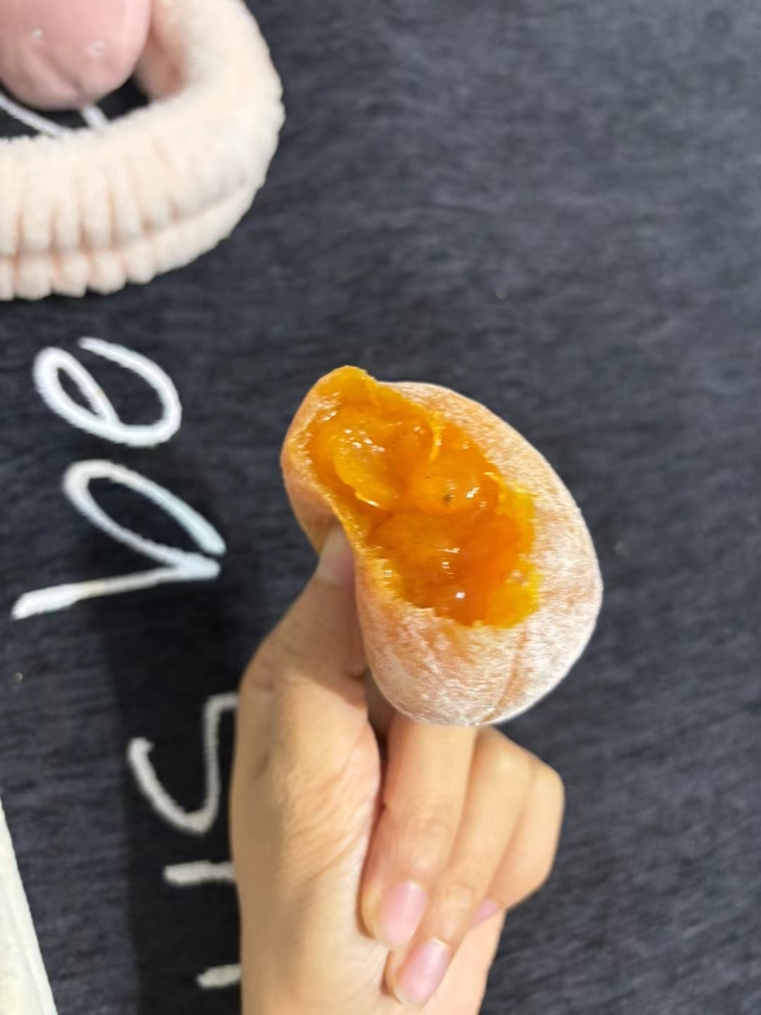 只有秋季吃得到的美食啦 柿饼而且是会爆浆的柿饼 真的好爱吃
